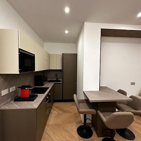 Bilocale Luxury A 50 Mt Dalla Stazione Di Milano Apartamento Exterior foto