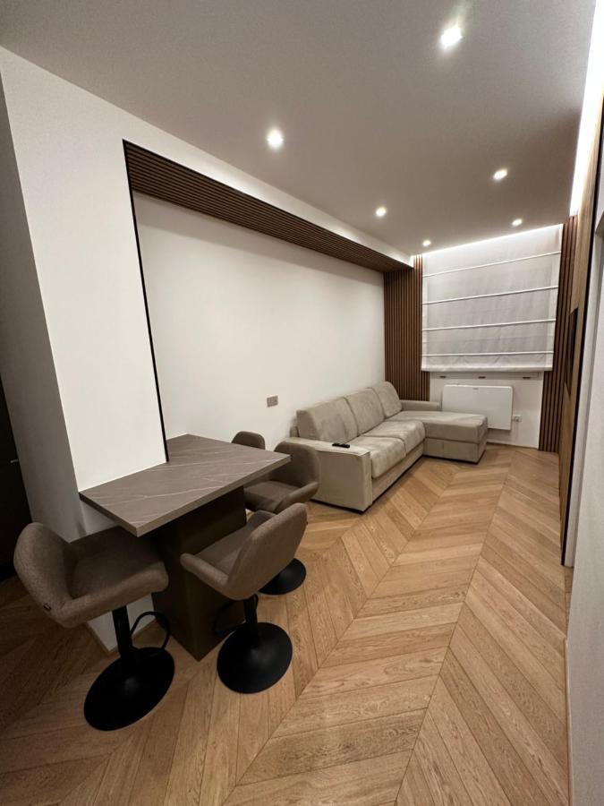Bilocale Luxury A 50 Mt Dalla Stazione Di Milano Apartamento Exterior foto